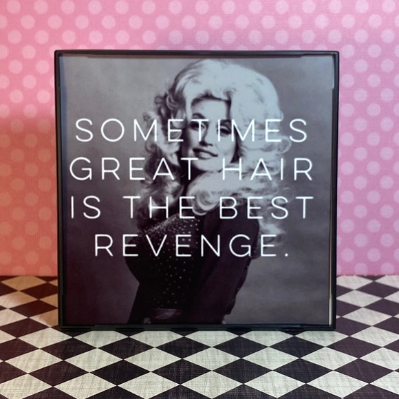 Dolly Parton Decor - Picture 3 of 8